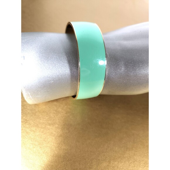 J Crew Bangle Bracelet Turquoise Green Enamel on Gold Tone Metal .75" Wide - Picture 4 of 7